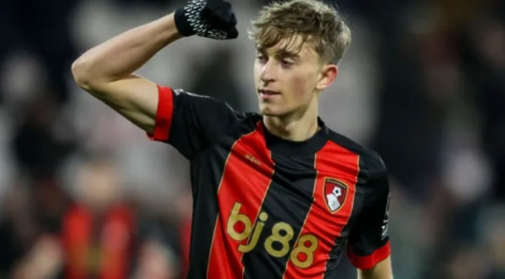 Real Madrid step up pursuit of Bournemouth defender Dean Hooijsen