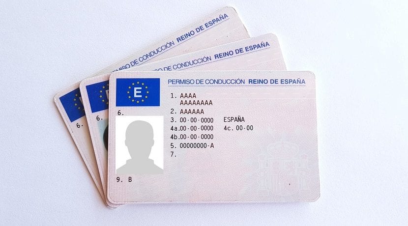 Official vs private renew carnet de conducir Barcelona fee comparison